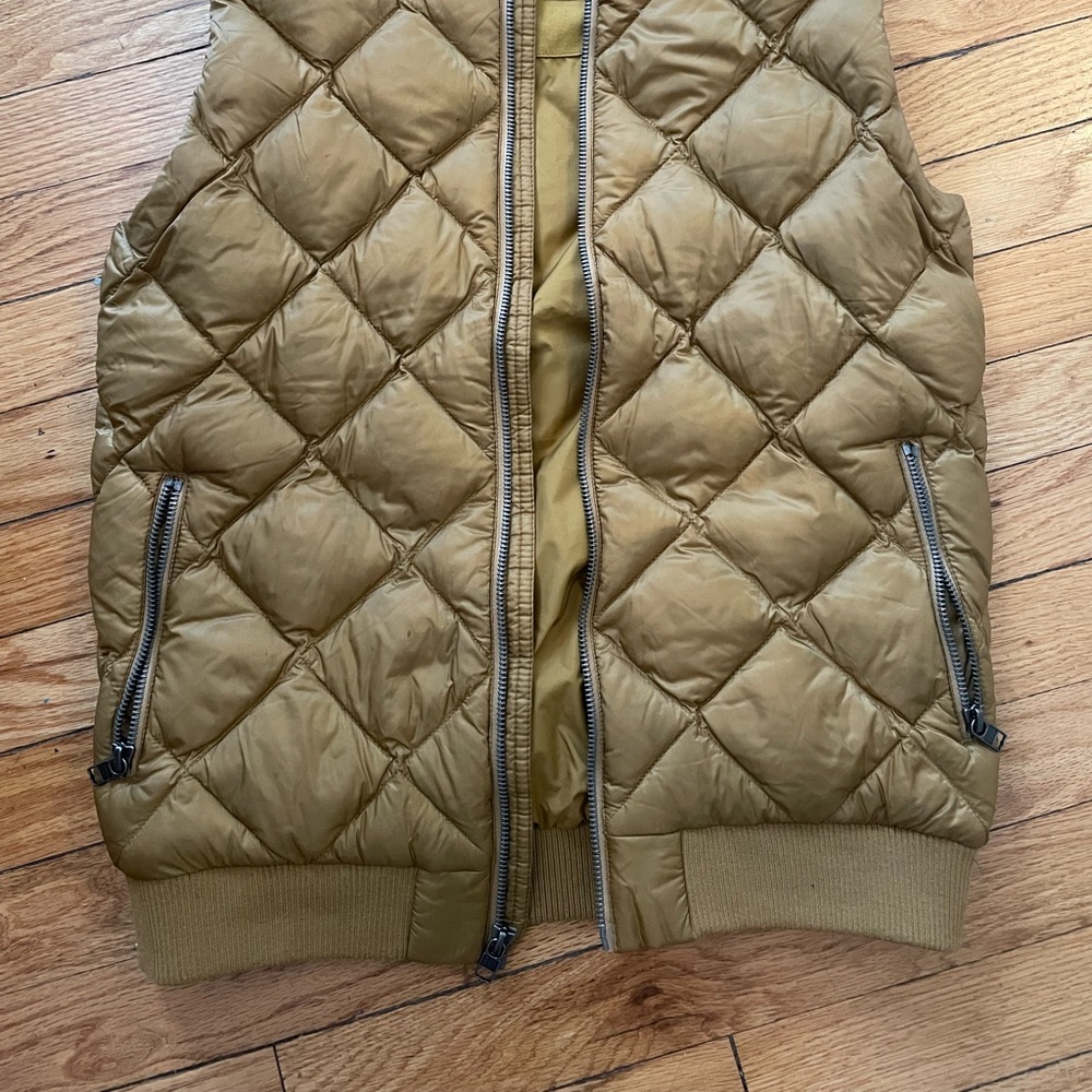 Patagonia women’s small prow down vest
